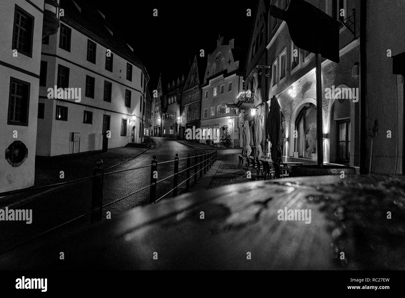 Füssen Allgäu Bayerische mittelalterliche Stadt in der Nacht in Weihnachten Stockfoto