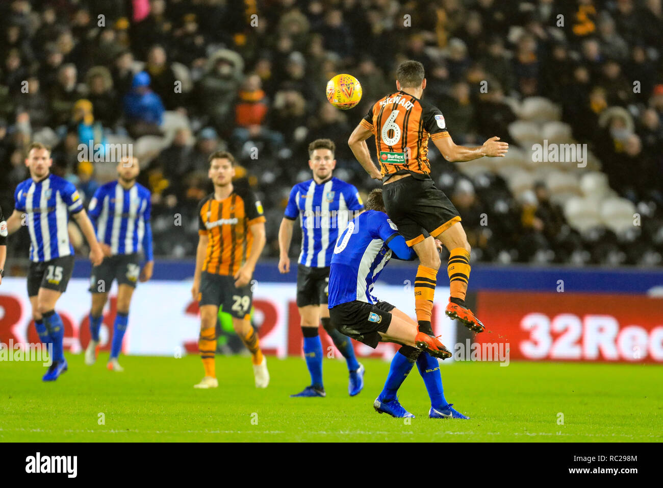 12. Januar 2019, kcom Stadion, Hull, England; Sky Bet Meisterschaft, Hull City vs Sheffield Mittwoch; Kevin Stewart von Hull City steigt zum Ball Quelle: John Hobson/News Bilder der Englischen Football League Bilder unterliegen dem DataCo Lizenz Stockfoto