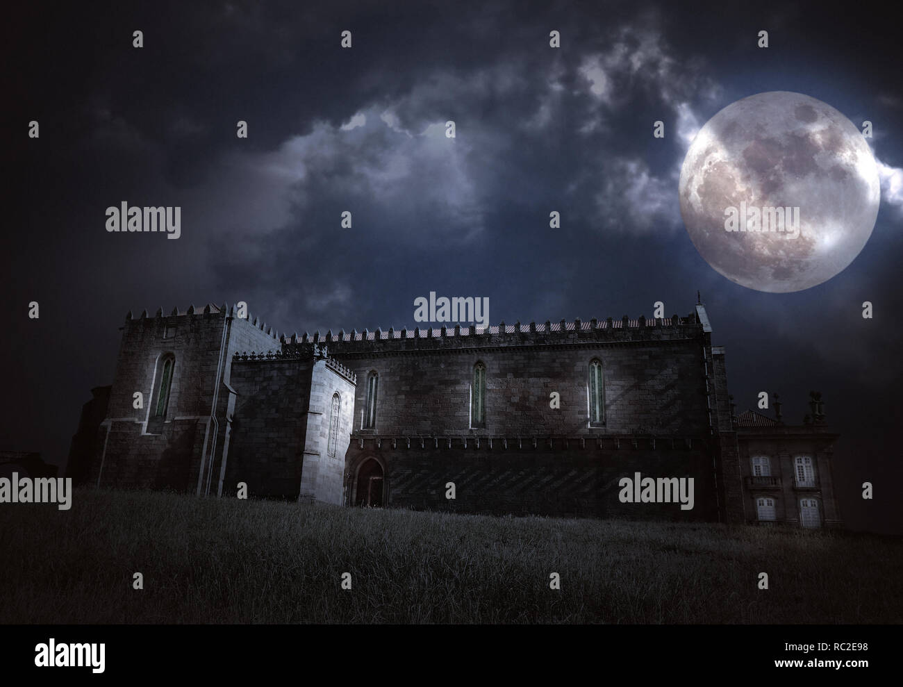 Medieval Gothic Spooky Stockfotos Und Bilder Kaufen Alamy