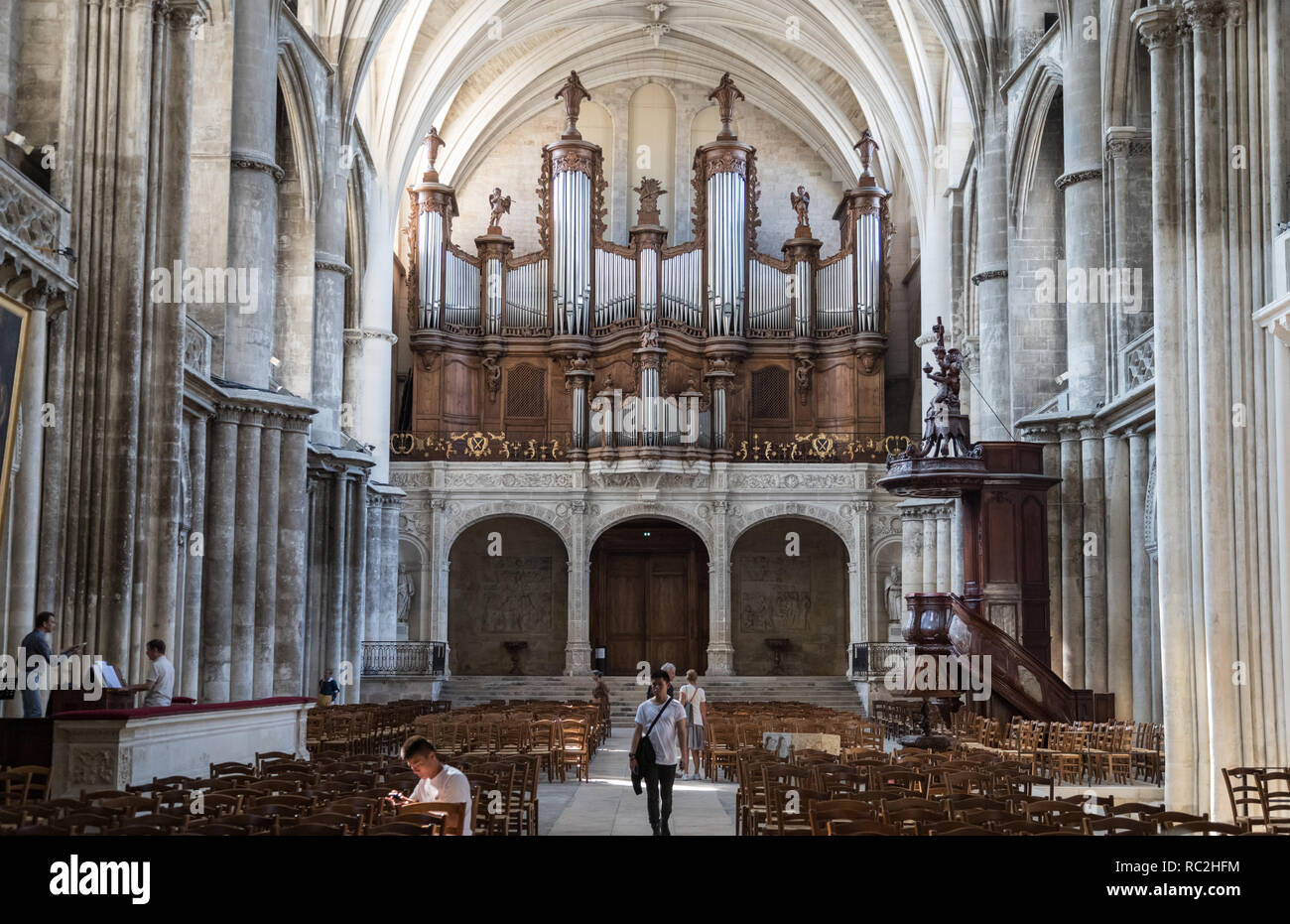 Bordeaux, Frankreich - 27 September, 2018: Die innere Architektur der Kathedrale Saint Andre in Bordeaux, Frankreich Stockfoto