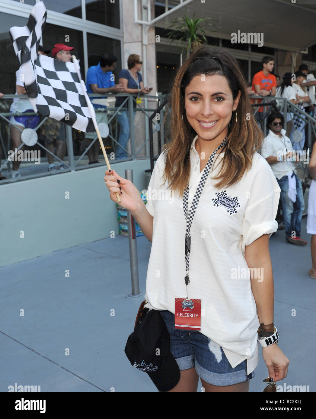 MIAMI, FL - 30. April: (exklusive Deckung) Schauspielerin Jamie-Lynn Sigler nimmt an einer Rallye für Kinder mit Krebs Scavenger Cup. Jamie-Lynn Sigler (ehemals DiScala; 15. Mai 1981 geboren) ist eine US-amerikanische Schauspielerin und Sängerin. Sie ist am besten für ihre Rolle als Meadow Soprano in der HBO-Serie Die Sopranos. Am 30. April in Miami, Florida 2011 bekannt. Personen: Jamie-Lynn Sigler Credit: Hoo-Me.com/MediaPunch Stockfoto