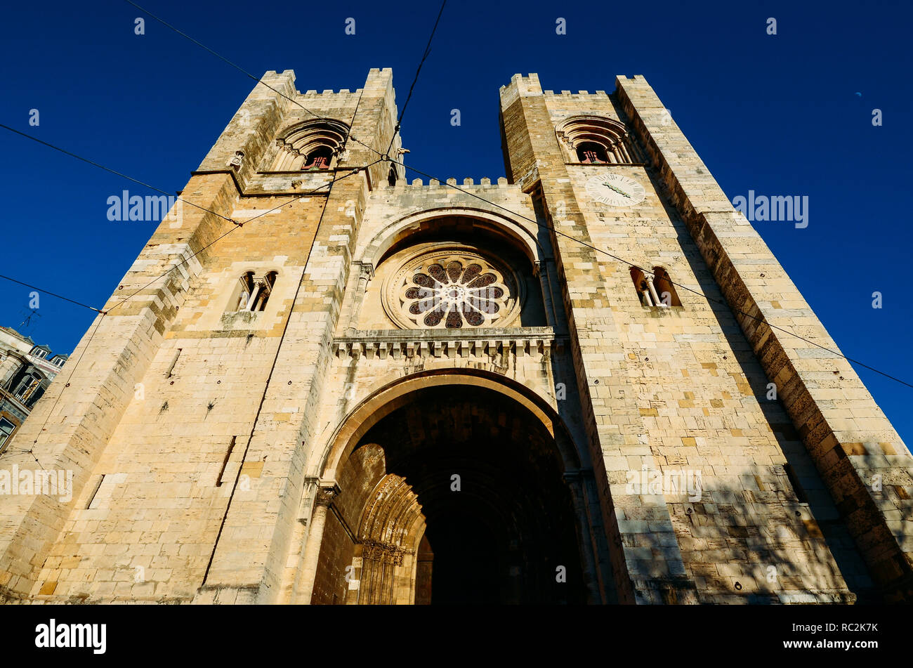 Patriarchale Kathedrale von St. Maria Maggiore, Santa Maria Maior de Lisboa oder Se de Lisboa in Lissabon, Portugal. Stockfoto