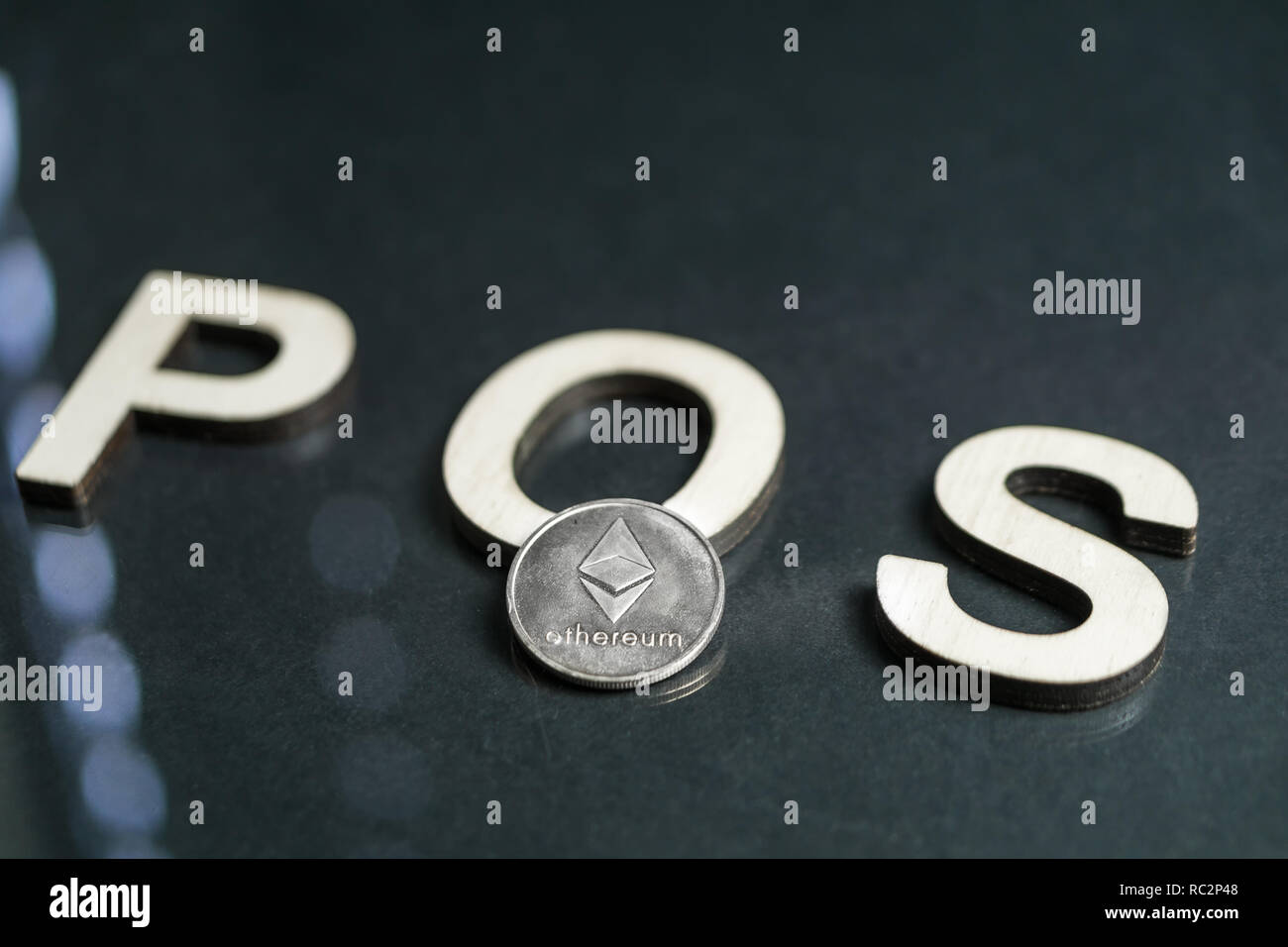 Des astraleums Cryptocurrency Umschalten von POW, GPU Bergbau zu POS-Konzept Stockfoto