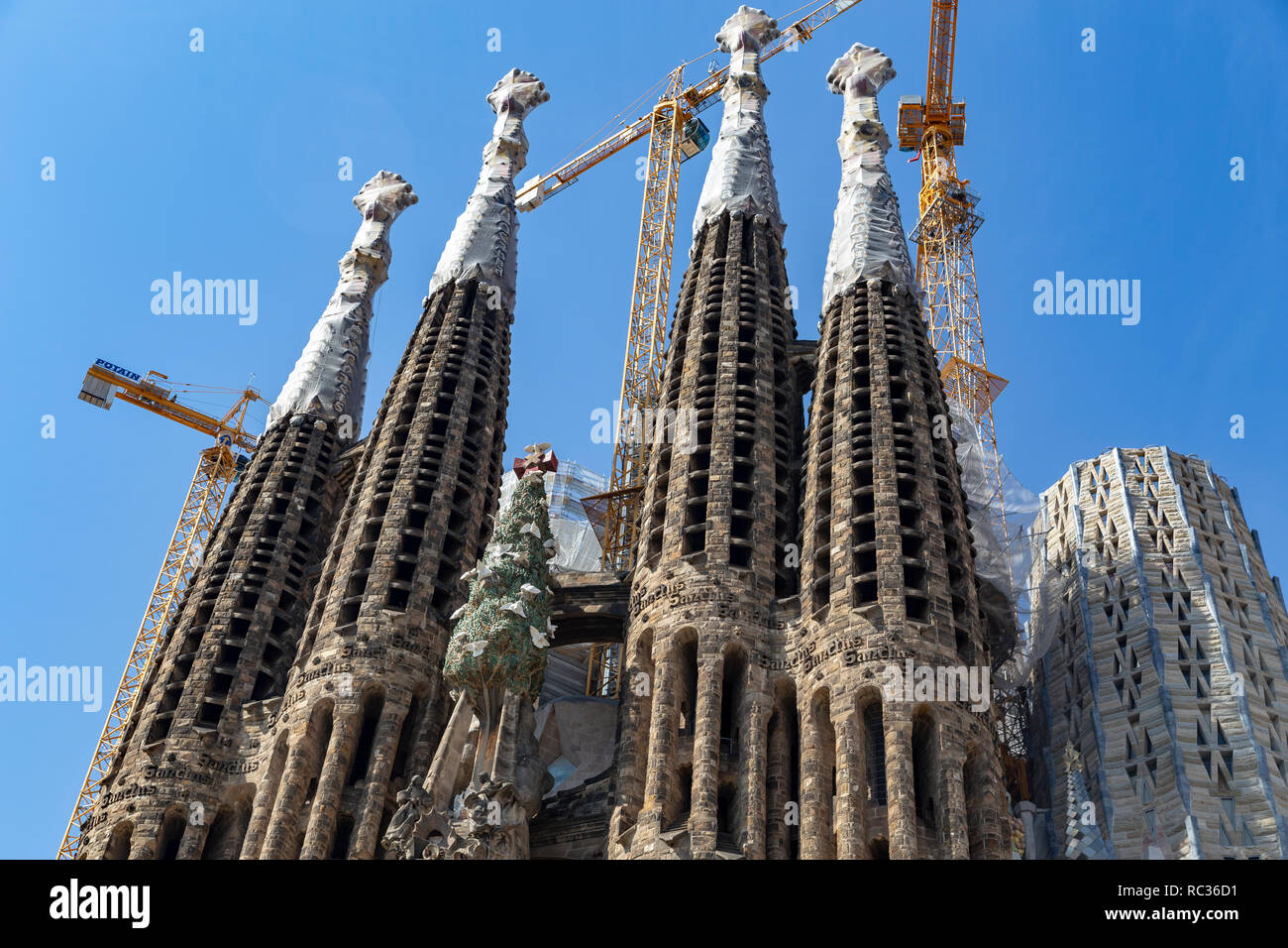 La Sagrada Familia Kirche Vorderansicht, entworfen von Antoni Gaudi, UNESCO, Barcelona, Katalonien (Catalunya), Spanien Stockfoto