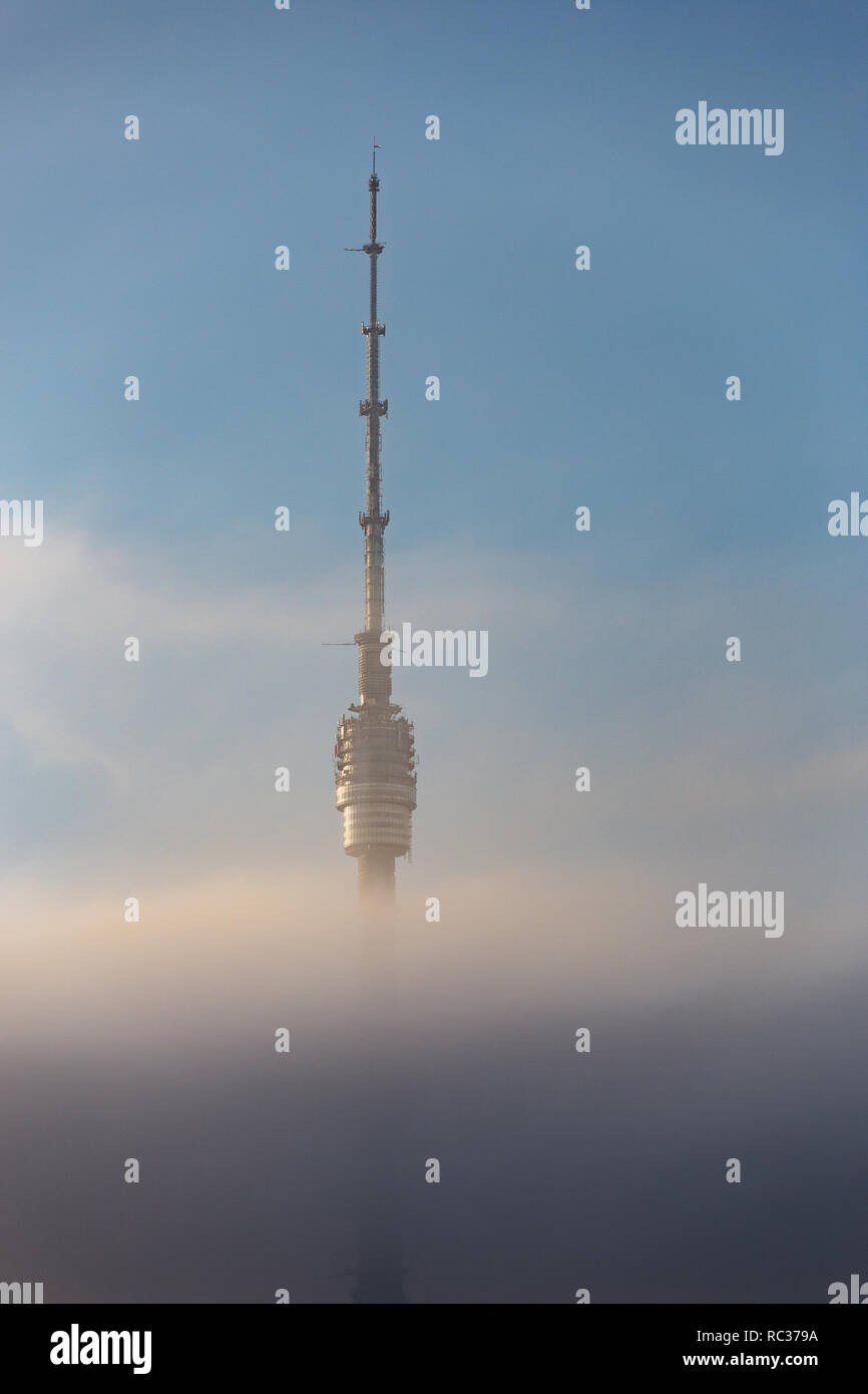 Wallpaper Reihe: das höchste frei stehende Bauwerk in Europa - Fernsehturm Ostankino Stockfoto