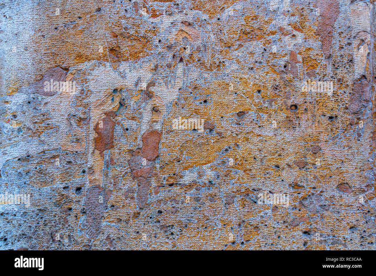 Verrostete Steinmauer. Im Alter von mediterranen Steinmauer. Mittelalterlicher Architektur. Stockfoto