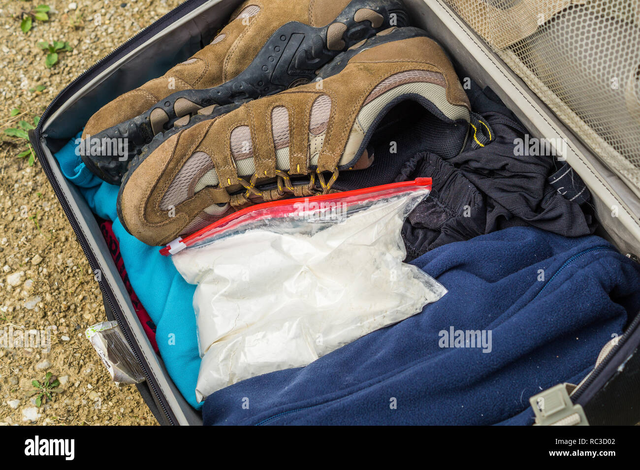 Kokain im Koffer Stockfoto