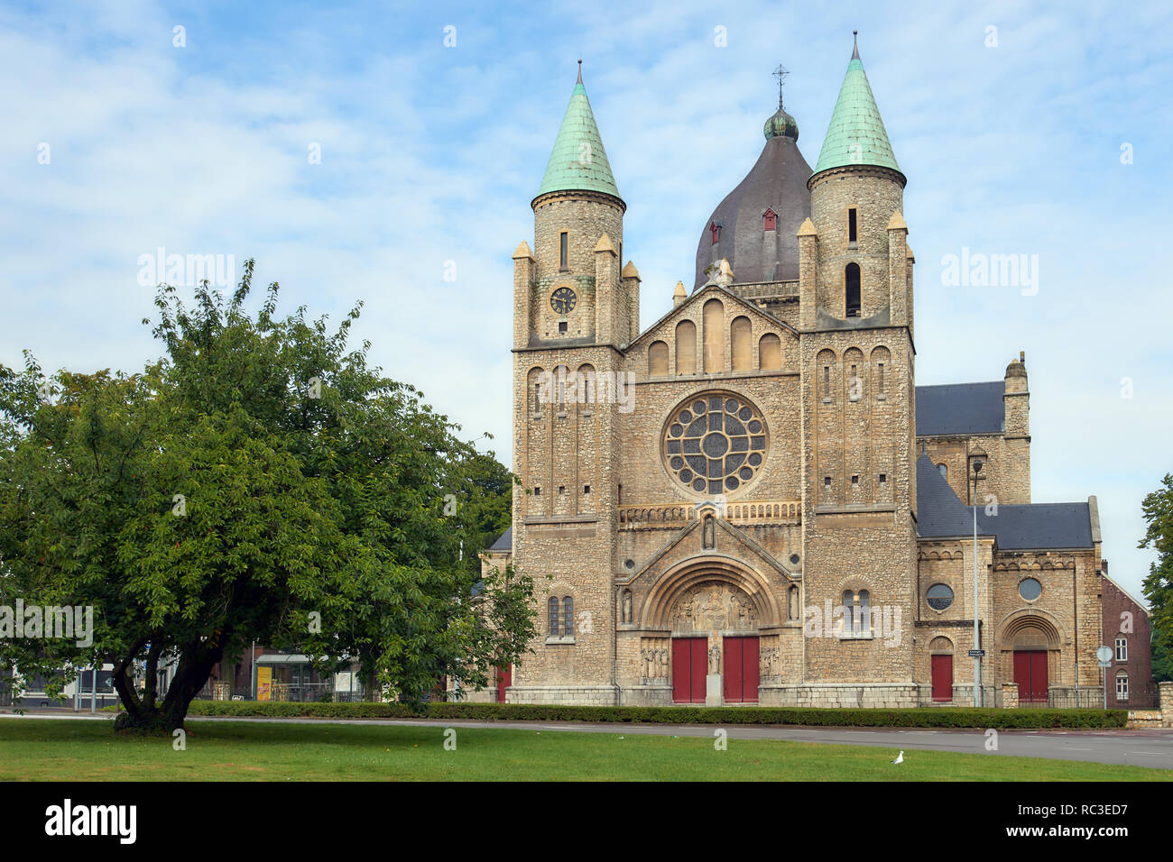 Maastricht, Niederlande - 8 September, 2013: Kirche Sint-Lambertuskerk in einem Herbst Tag. Die Kirche wurde im Jahre 1916 nach dem Projekt von Hubert van Gr gebaut Stockfoto