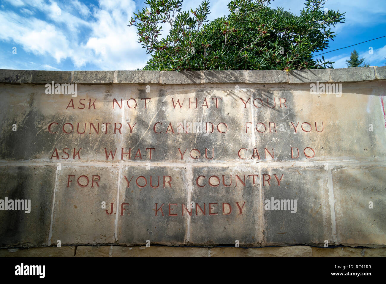 Denkmal von US-Präsident John F. Kennedy, Kennedy Grove, Qawra Buġibba, Salina Bay, St. Paul's Bay, Malta Stockfoto