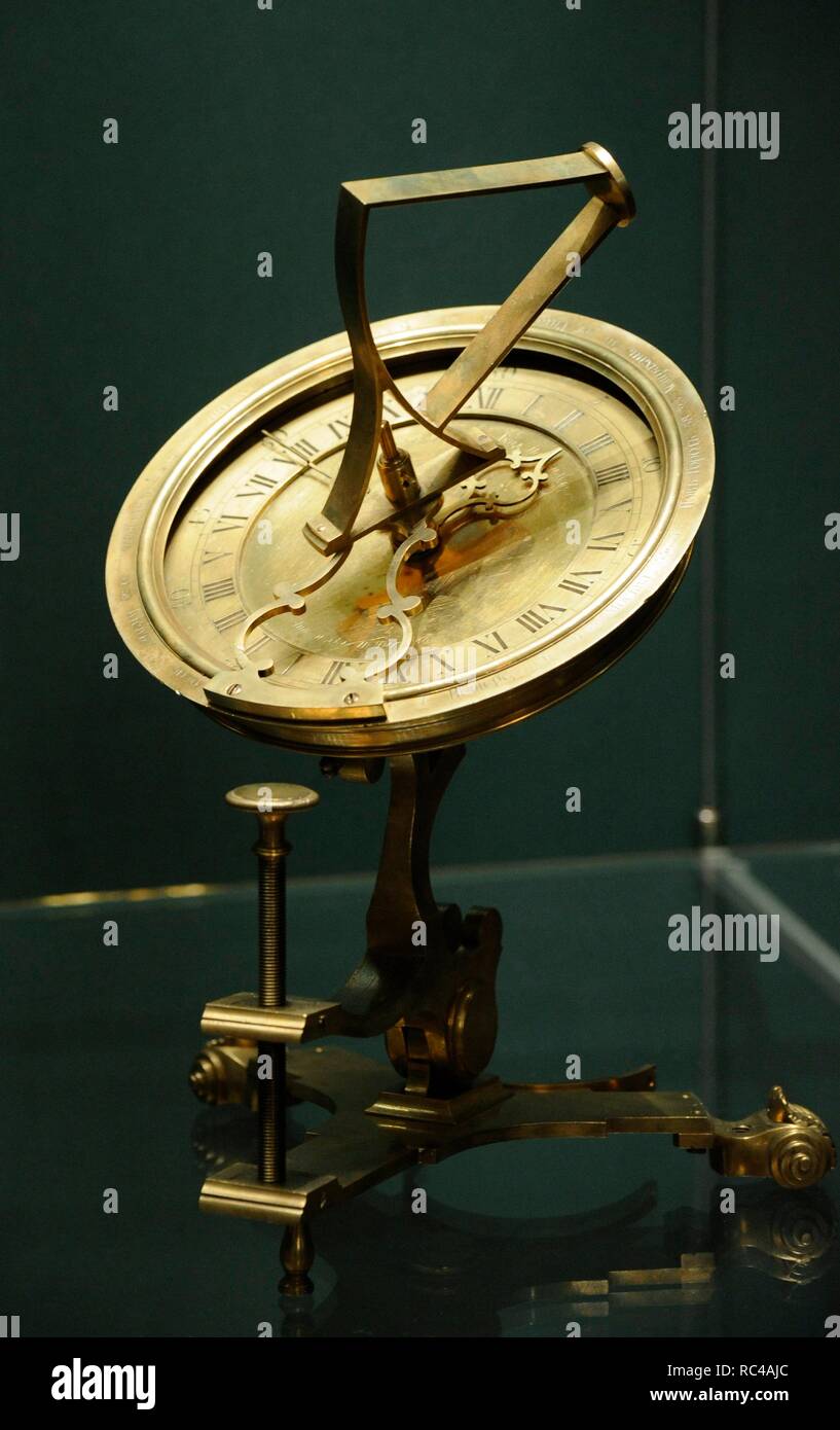 Messing Sonnenuhr Kompass Stockfotos Und Bilder Kaufen Alamy