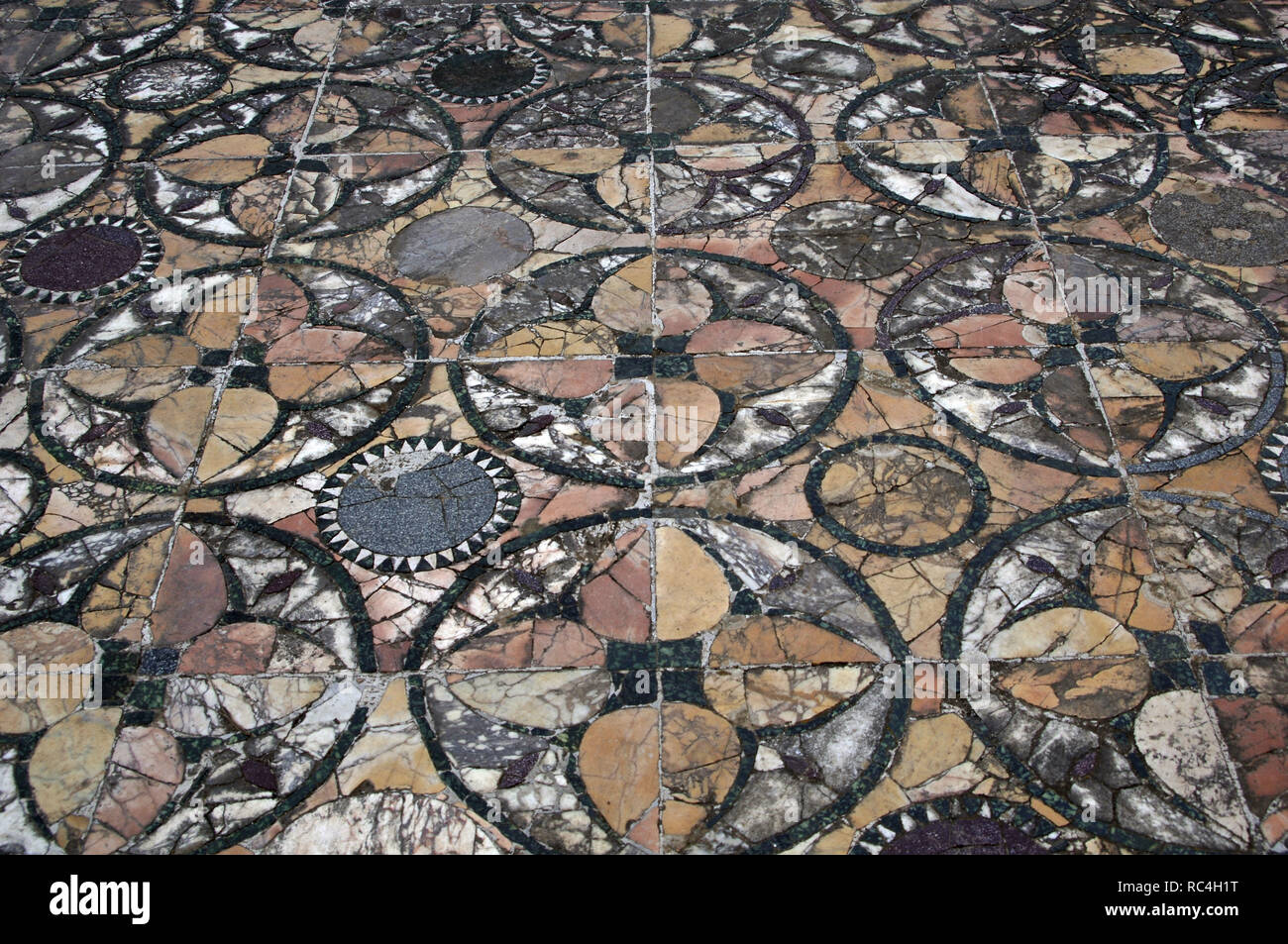 Ostia Antica. Haus von Amor und Psyche. 4. Jahrhundert n. Chr. Opus-sectile-Boden. Detail. Italien. Stockfoto