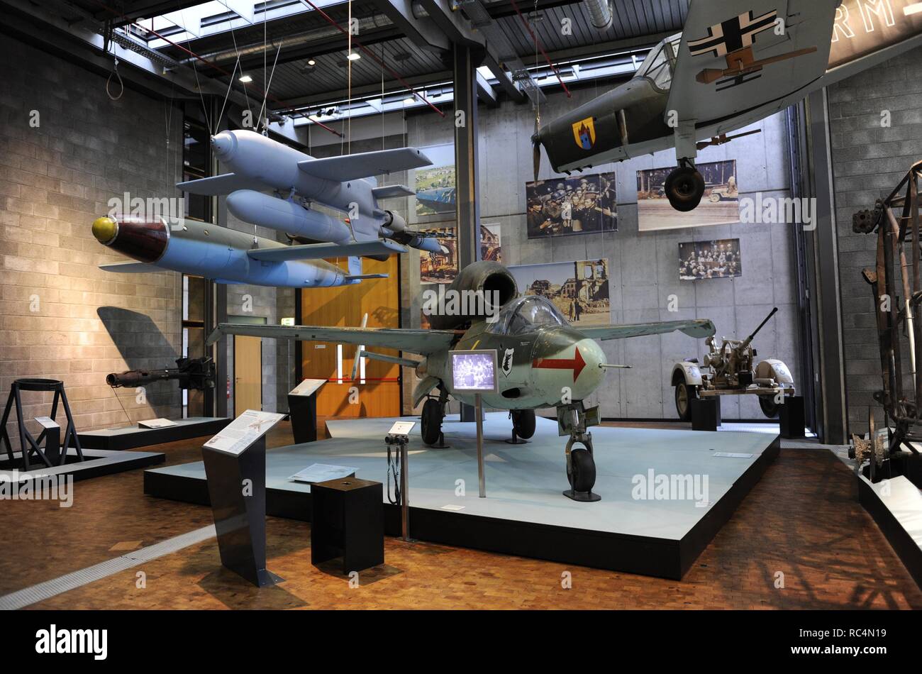 HISTORIA DE LA AVIACION. El Volksjäger Heinkel He 162. El Segundo caza ein Reacción de Entrar en Servicio de la Luftwaffe en la Segunda Guerra Mundial. El más Rápido de La primera Generación de aviones de reacción, Tanto del Eje como de los Aliados. Deutsches Technikmuseum. Berlin. Alemania. Stockfoto