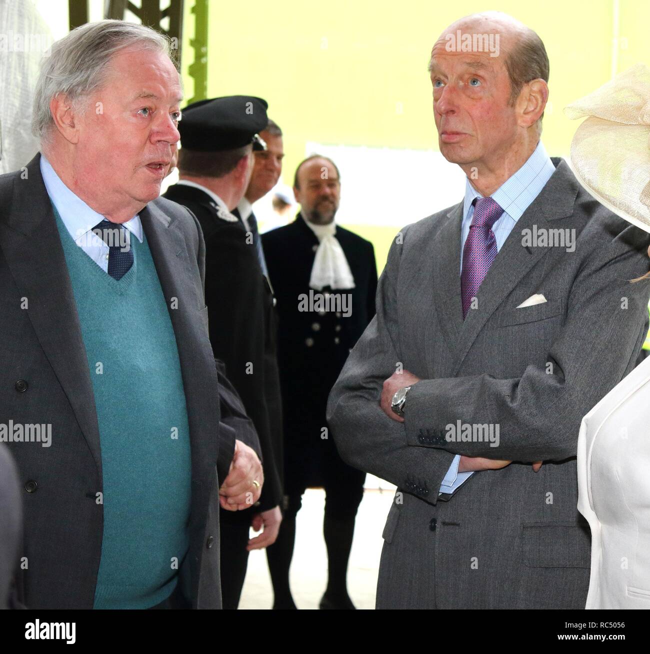 Prinz Eduard Herzog Von Kent Skh Gesehen Offiziell Vorstellen Und Benennen Des Airlander 10 The Martha Gwyn Die 32 M Mit Dem Spitznamen Der Fliegende Bum Wurde Ursprunglich Fur Die