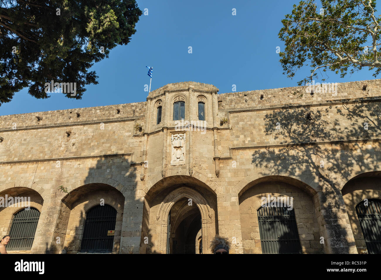 Das Archäologische Museum von Rhodos (Griechisch: Αρχαιολογικό Μουσείο Ρόδου) ist in der mittelalterlichen Stadt Rhodos entfernt. Das Museum befindet sich in der monumen untergebracht Stockfoto Das Archäologische Museum von Rhodos (Griechisch: Αρχαιολογικό Μουσείο Ρόδου) ist in der mittelalterlichen Stadt Rhodos entfernt. Das Museum befindet sich in der monumen untergebracht Stockfoto