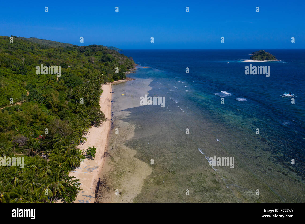 Luftbild mit einer Drohne der Nördlichen Küstenregion von El Nido, Palawan, Philippinen genommen Stockfoto