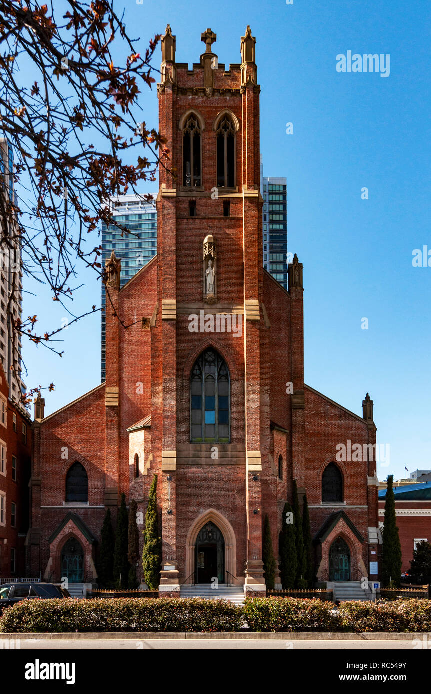 SAN FRANCISCO, VEREINIGTE STAATEN VON AMERIKA, März 2012, in der St. Patrick's Catholic Church, Fassade Stockfoto