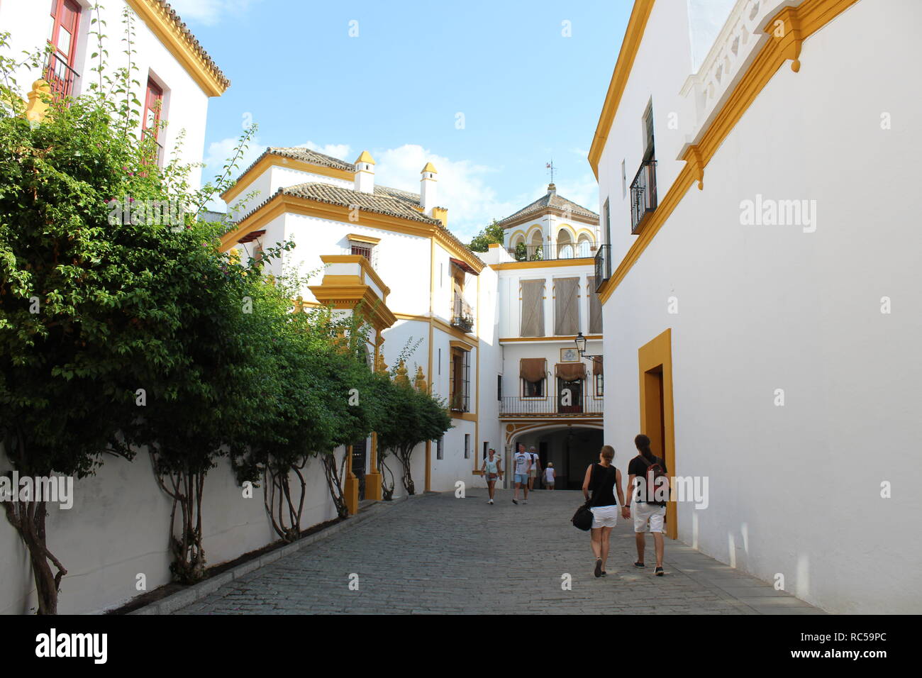 Eine klassische spanische styled Street in Sevilla mit Spanischer gestalteten Design und Architektur neben der Stierkampfarena der Stadt Stockfoto