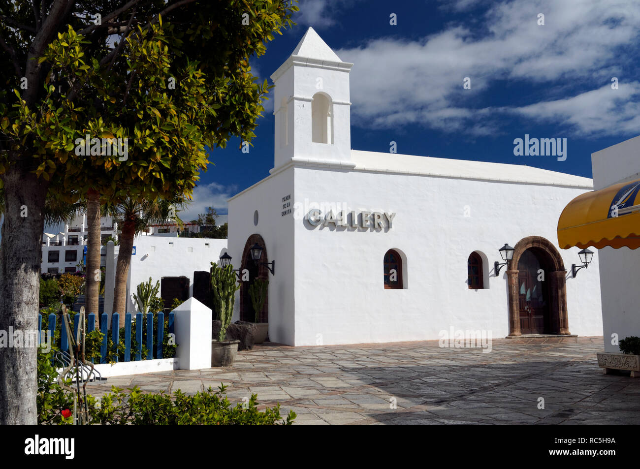 Art Gallery, Rubicon Marina, Las Coloradas, Playa Blanca, Lanzarote, Kanarische Inseln, Spanien. Stockfoto