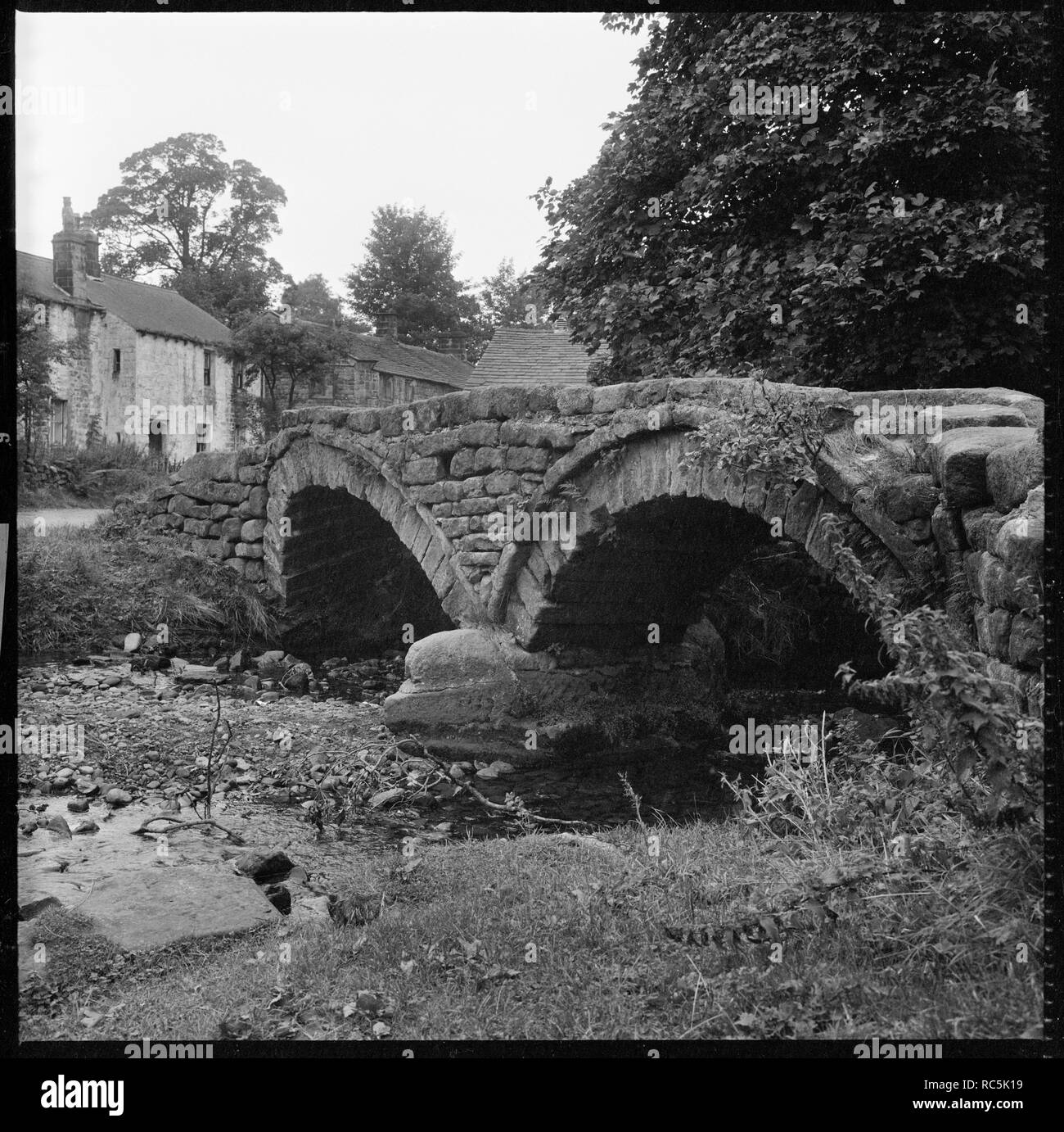 Packesel Brücke, Trawden Wycoller, Wald, Pendle, Lancashire, 1966-1974. Schöpfer: Eileen Deste. Stockfoto