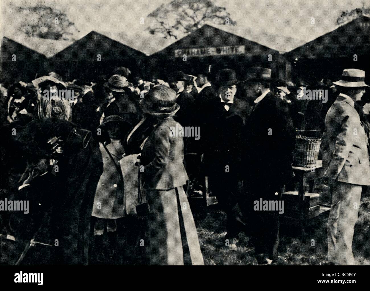 "Frühen Flug in einem schwerer als Luft Maschine', 1910, (1945). Schöpfer: Unbekannt. Stockfoto