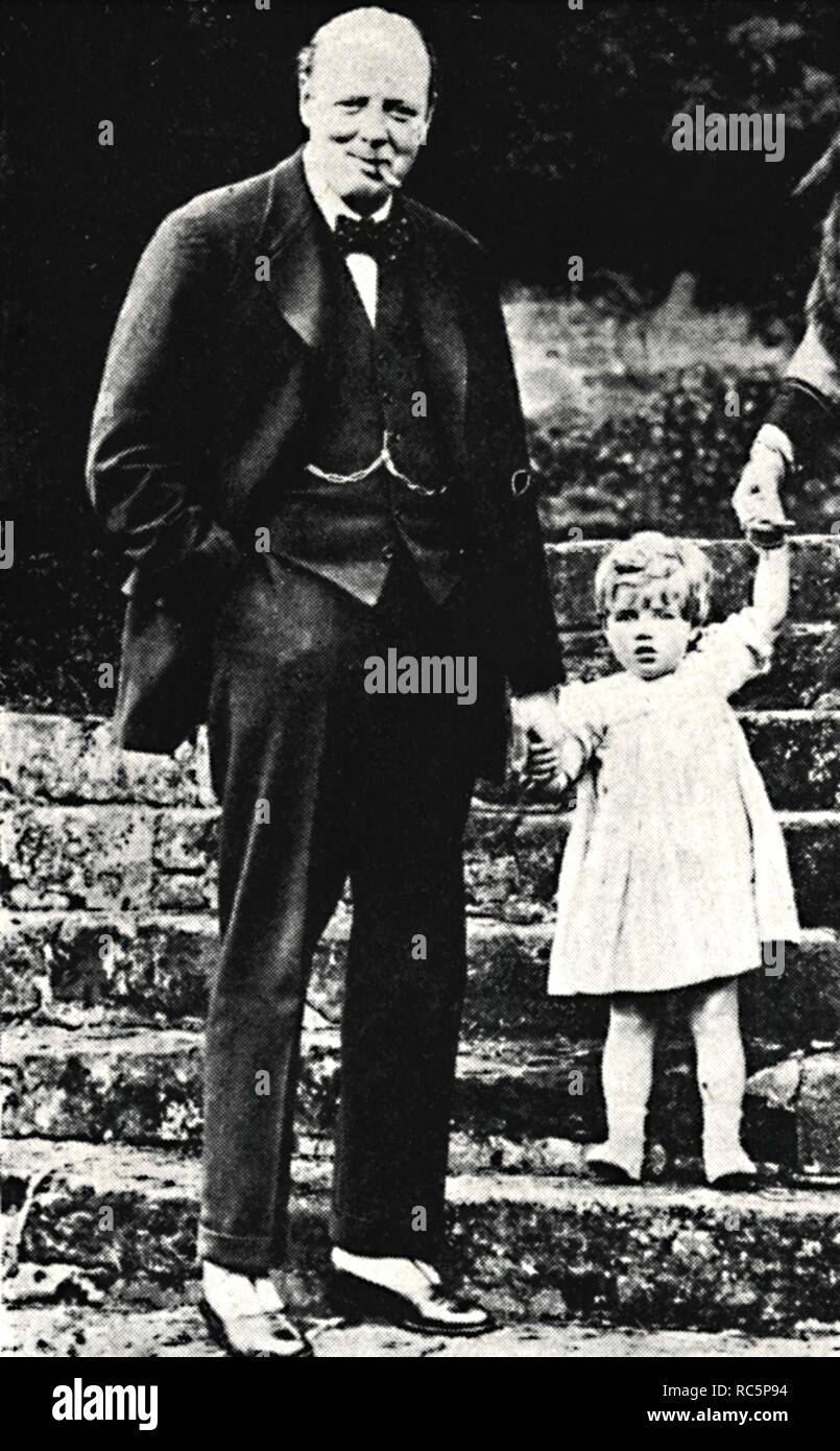 "Mr. Churchill mit seiner Tochter", 1924, (1945). Schöpfer: Unbekannt. Stockfoto