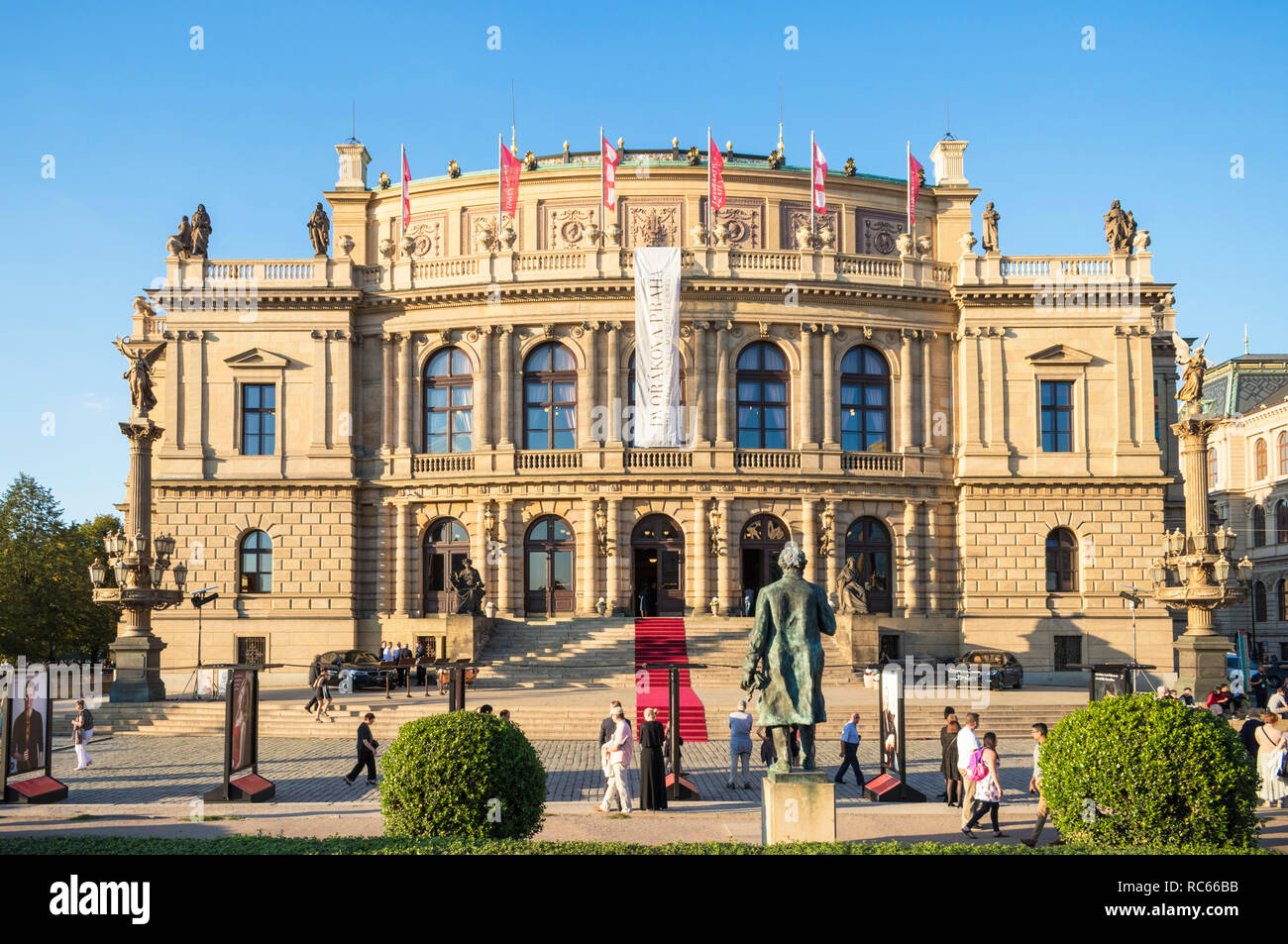 Prager Rudolfinum Concert Hall eine Musik Auditorium auf Jan Palach Platz Prag Tschechische Republik EU Europa Stockfoto