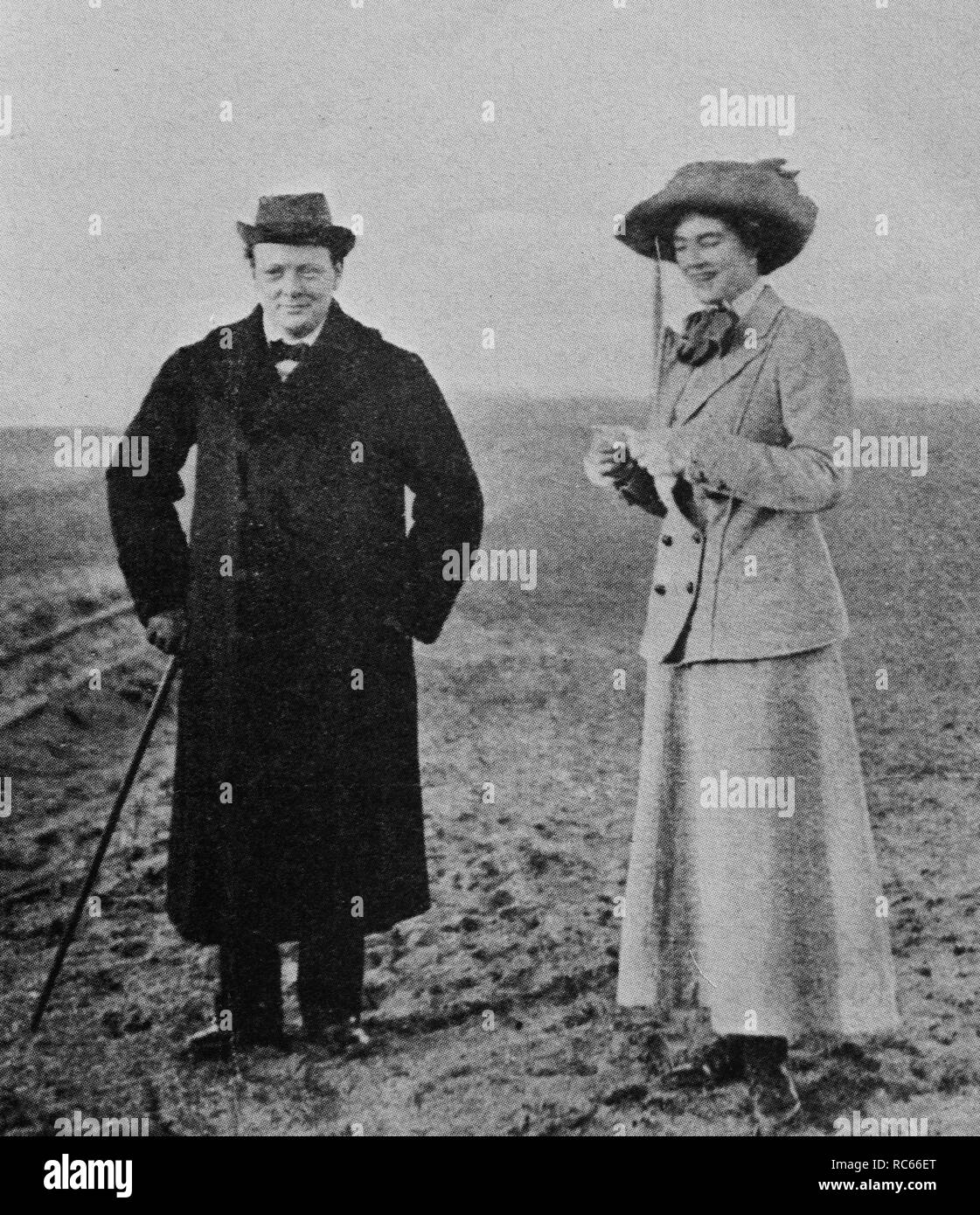 Winston Churchill und seine Frau die ehemalige Miss Clementine Hozier. 1909 Stockfoto