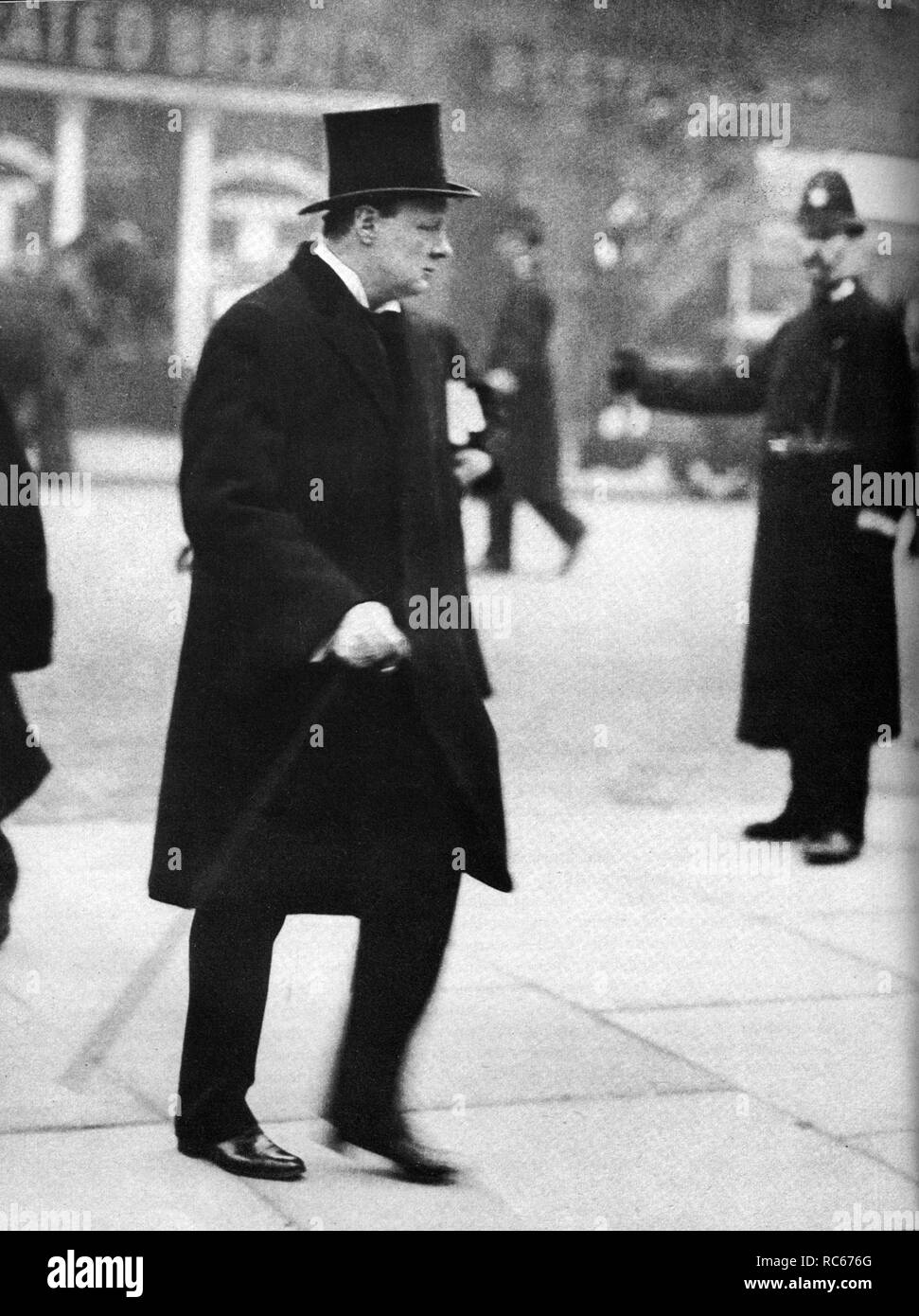 Winston Churchill in London zur Zeit der Angriff auf die Dardanellen. Februar 1915 Stockfoto
