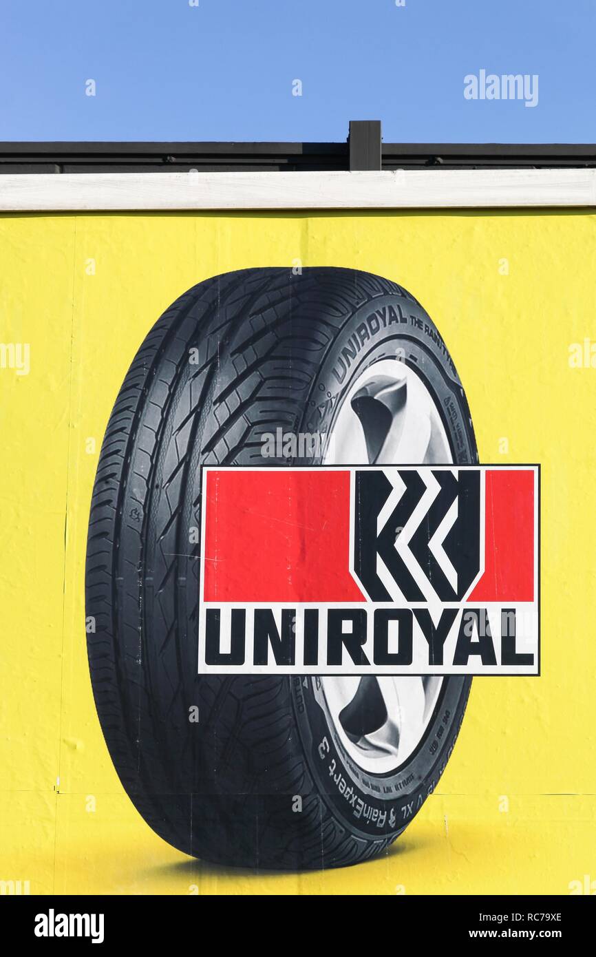 Belleville, Frankreich - 30. Dezember 2018: Uniroyal Logo auf eine Wand. Uniroyal ist ein amerikanischer Hersteller von Reifen Stockfoto