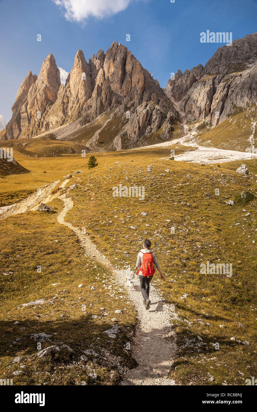 Wandern im Naturpark Puez-Geisler, um Geislergruppe, Dolomiten, Südtirol, Italien Stockfoto