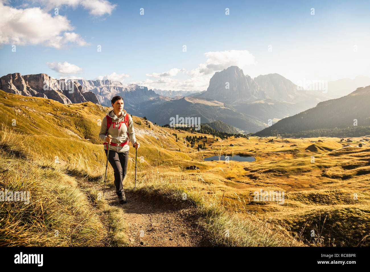 Wandern im Naturpark Puez-Geisler, um Geislergruppe, Dolomiten, Südtirol, Italien Stockfoto