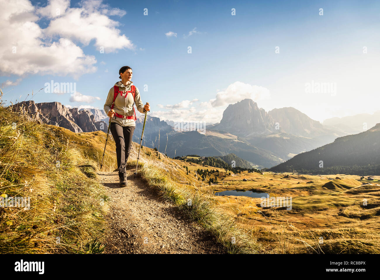 Wandern im Naturpark Puez-Geisler, um Geislergruppe, Dolomiten, Südtirol, Italien Stockfoto