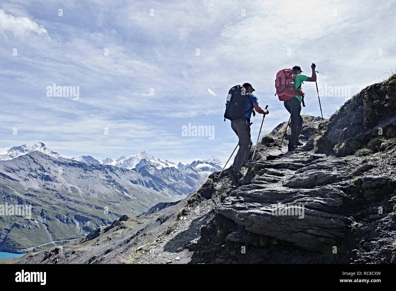 Wanderer Freunde in Mont Cervin, Matterhorn, Wallis, Schweiz Stockfoto