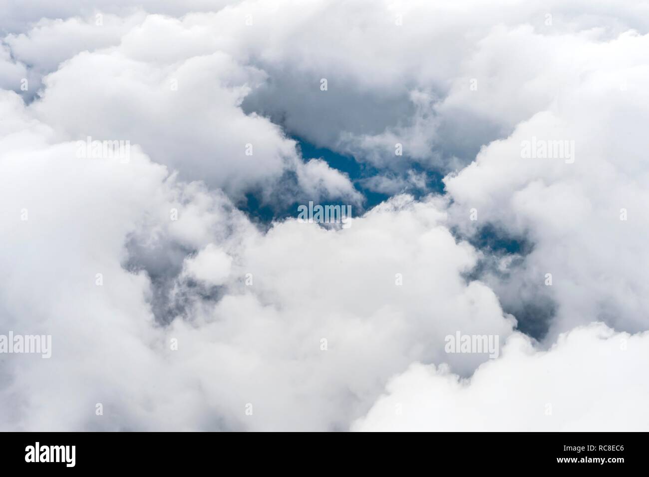 Über den Wolken, Regensburg, Bayern, Deutschland Stockfoto