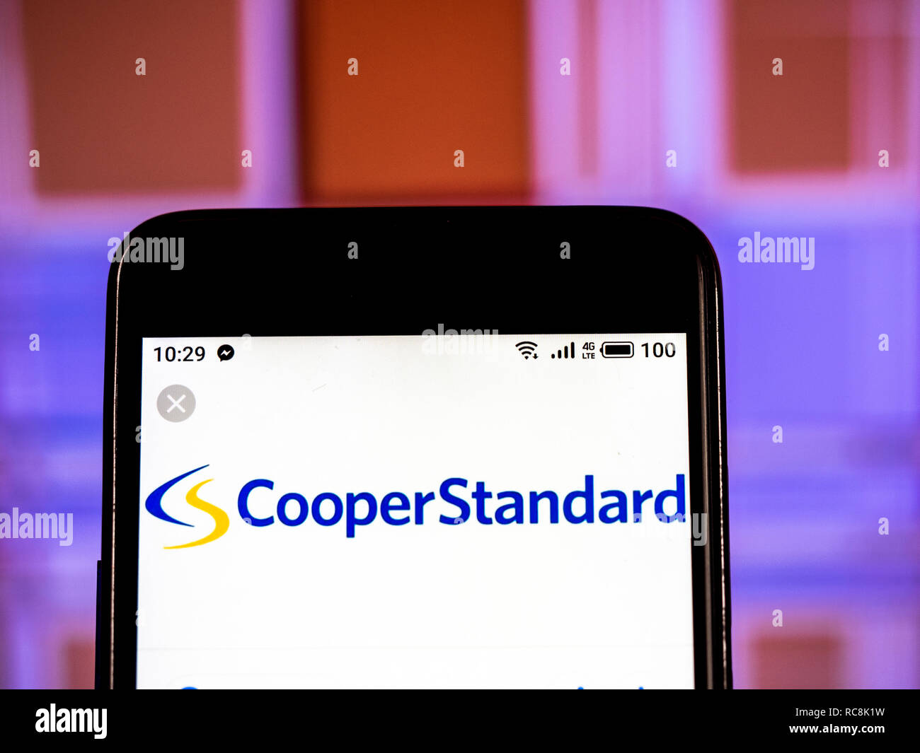 Cooper Standard Automotive Inc. Logo auf dem Smartphone angezeigt. Stockfoto