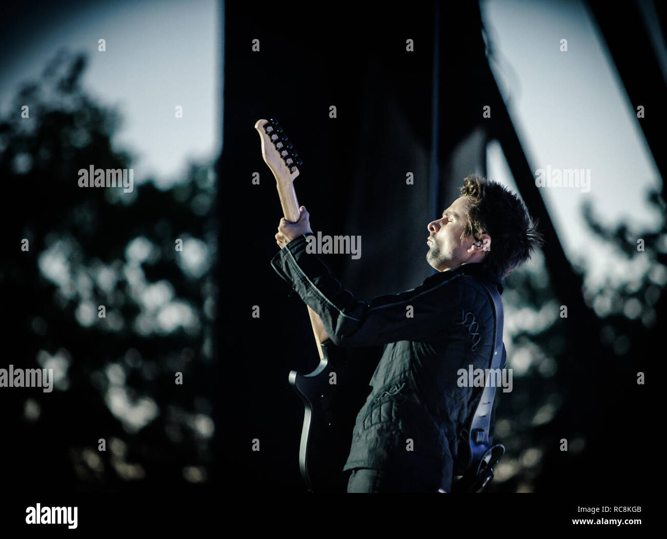 Die englische Rockband Muse führt ein Live Konzert in Orange Stadium an der Dänischen Musik Festival Roskilde Festival 2015. Hier Sänger, Songwriter und Musiker Matthew Bellamy ist live auf der Bühne gesehen. Dänemark, 02/07 2015. Mit Ausnahme von Dänemark. Stockfoto