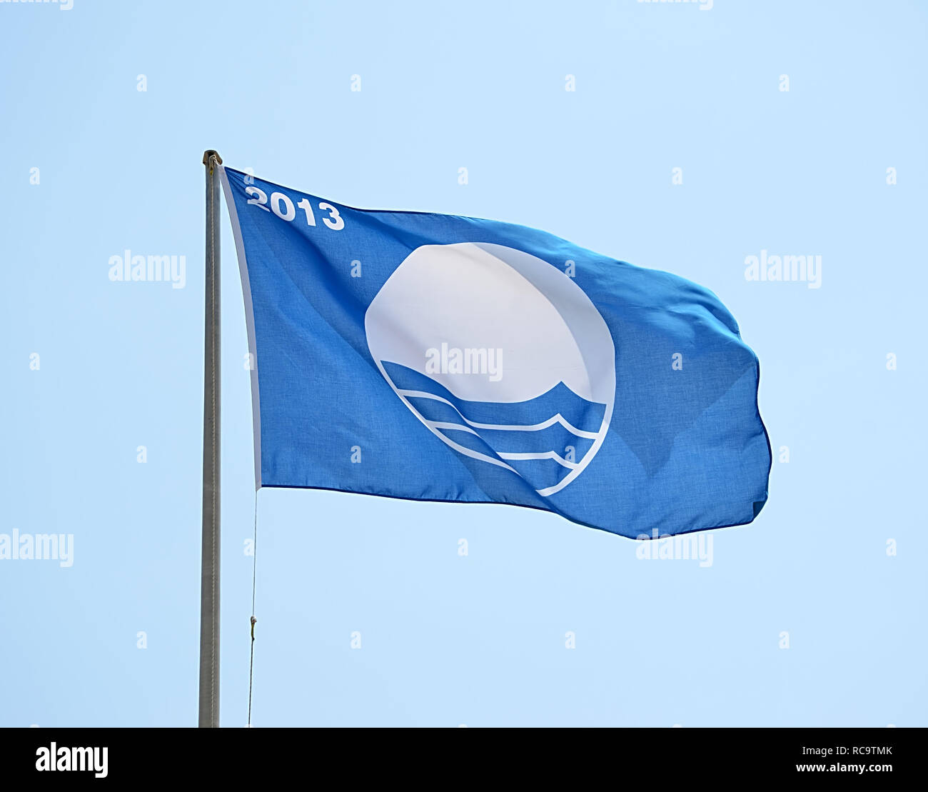 Blaue Flagge für das saubere Meer Stockfoto