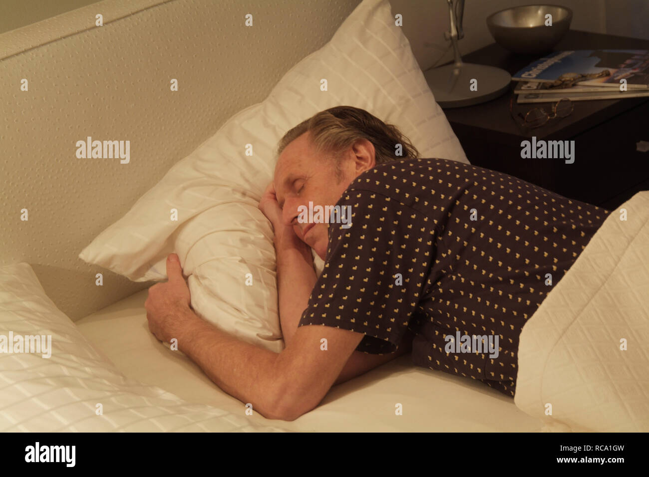 Mann mittleren Ändert schläft | Mann mittleren Alters ist schlafen Stockfoto
