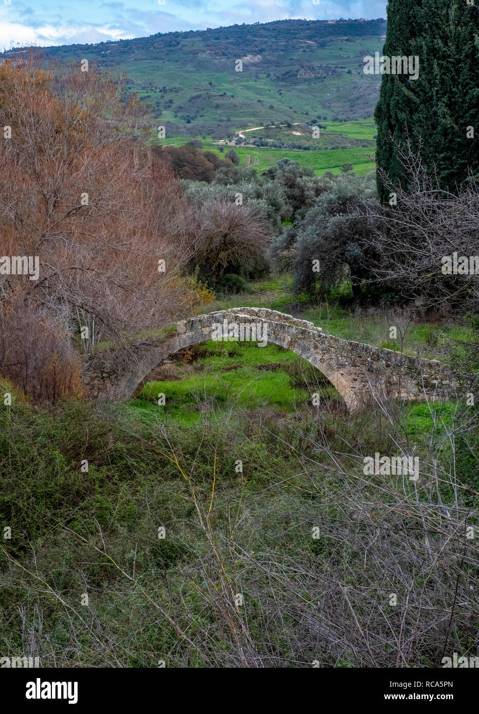 Skarfos mittelalterliche Brücke, Region Paphos, Zypern Stockfoto