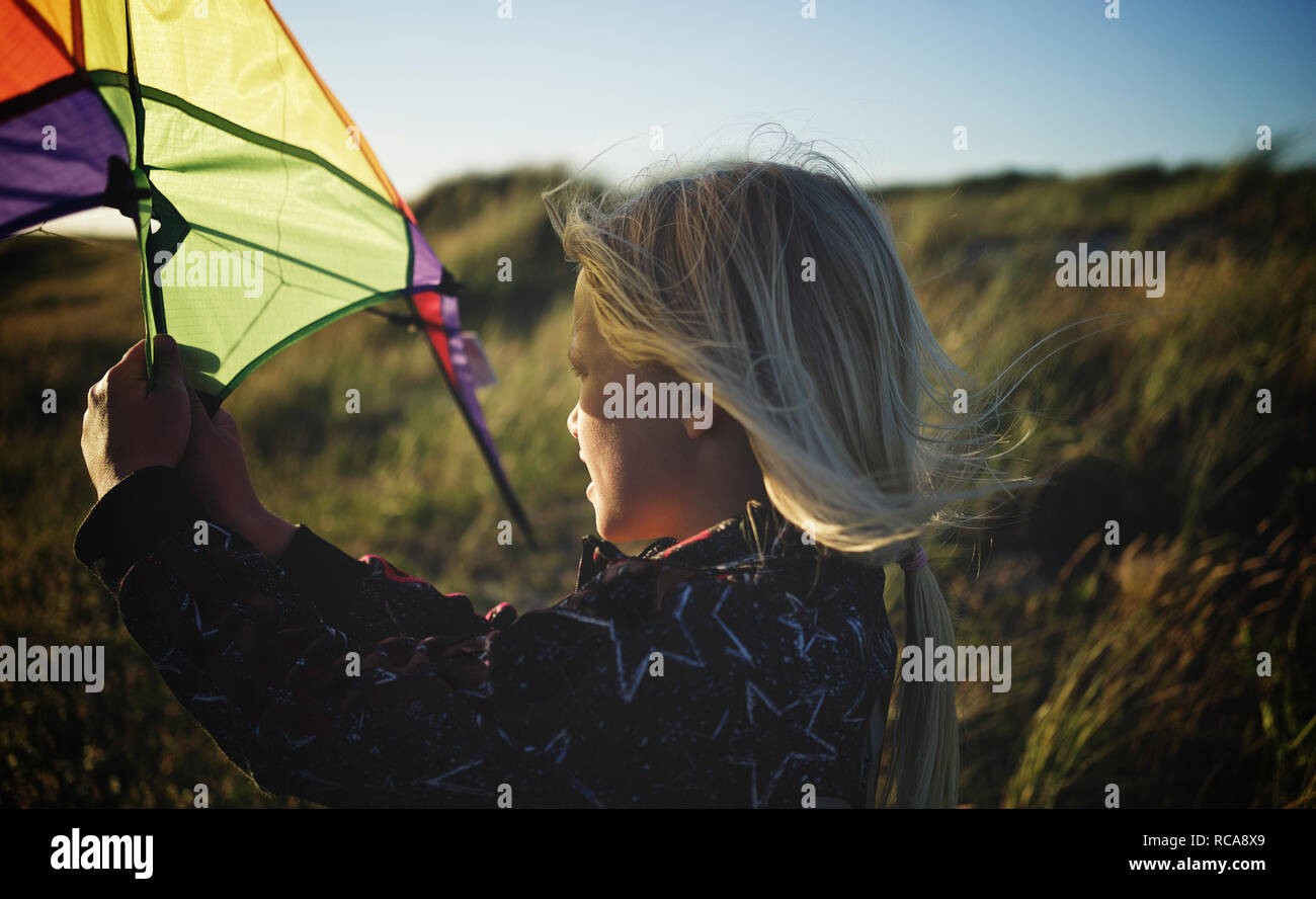 Mädchen mit kite Stockfoto