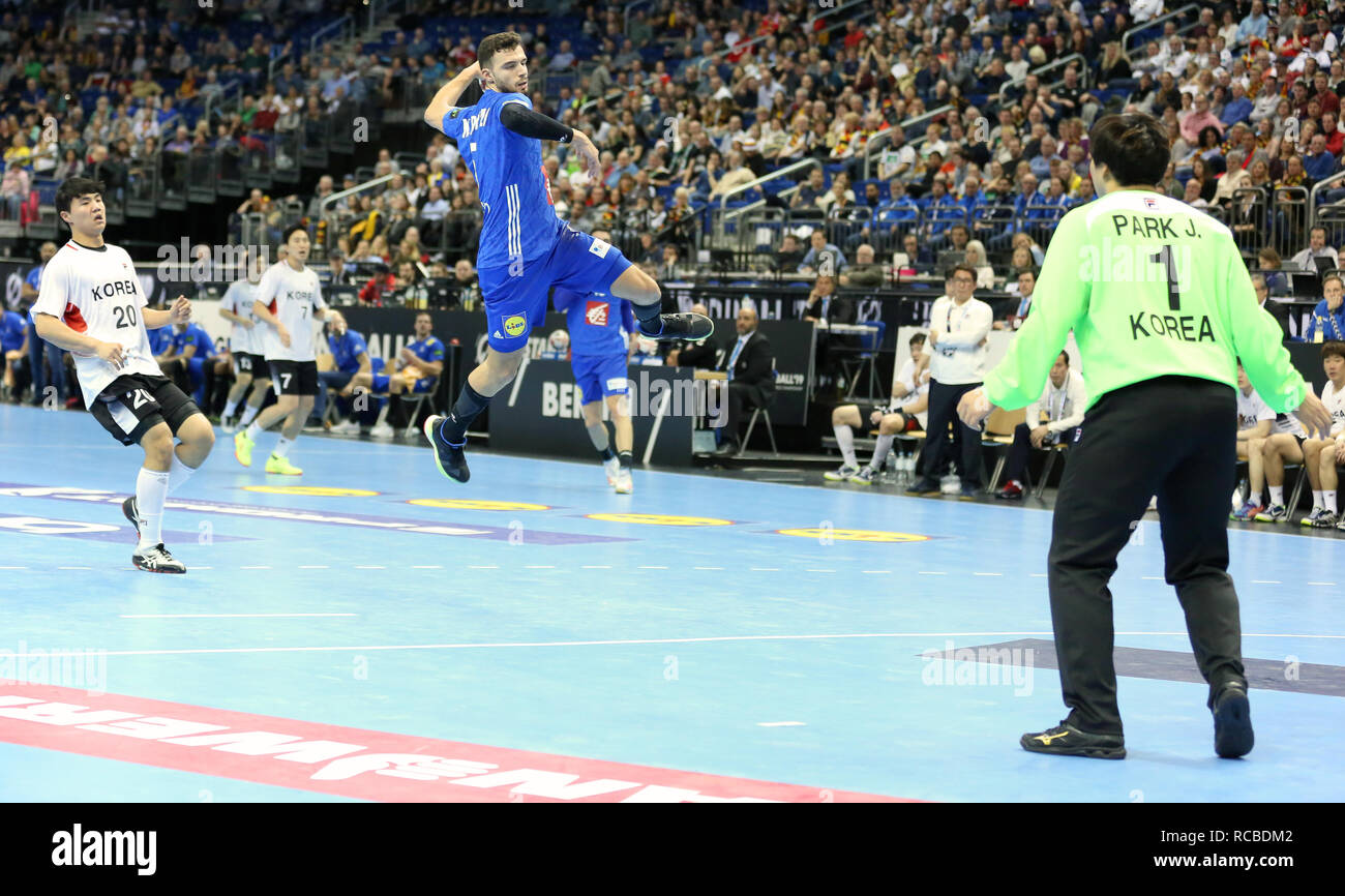 Berlin, Deutschland. 14 Jan, 2019. Handball IHF Men's World Championship: Frankreich Nedim Remili schießt Credit: Mickael Chavet/Alamy leben Nachrichten Stockfoto