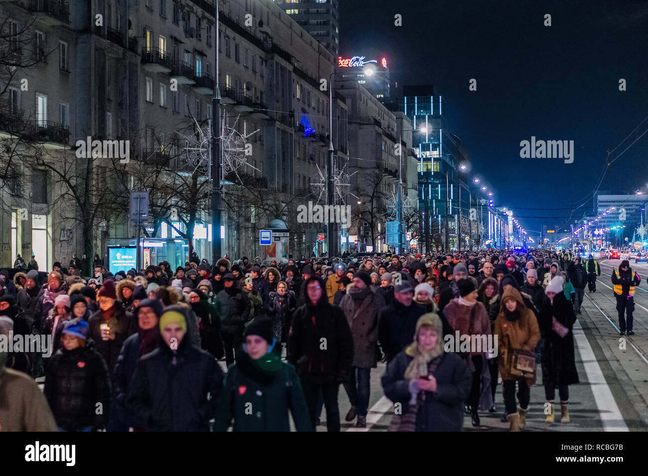 Polen, Warschau. 14. Januar 2019: Marsch gegen Gewalt und Hass, aus Protest gegen den tragischen Tod des Danziger Bürgermeisters Pawel Adamowicz. Stockfoto