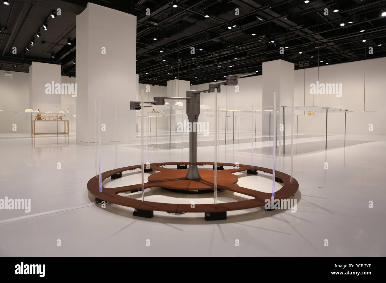 Kensington, London, Großbritannien. 15. Jan 2019. Bilder der Prothetik im Haus der Japan Kensington London übernommen. Nach der Ausstellung Knock-out-Erfolg in Japan Haus Los Angeles die Ausstellung wird zum ersten Mal in Großbritannien und Nordirland ab dem 16. Januar bis 17. März 2019 ausführen. Besucher die Geschichten hinter den Prototypen erfahren können, lassen Sie sich berühren und mit ausgewählten zeigt interagieren, bietet einen Einblick in die Strukturen und Texturen der Zukunft. Die drei zentralen Ausstellung Themen generative Fertigung, wobei Prototyping auf das nächste Level mit den 3D-Druck. Kredit Charlie Ercilla/Alamy leben Nachrichten Stockfoto