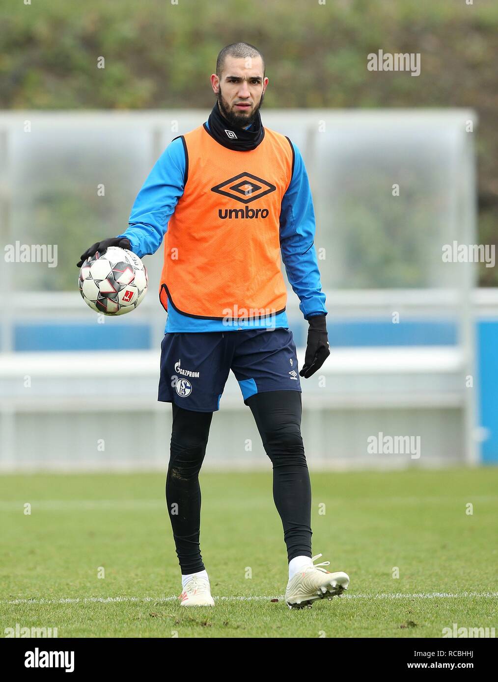 Firo: 15.01.2019, Fußball, 1.Bundesliga, Saison 2018/2019, FC Schalke 04, Ausbildung, Nabil BENTALEB | Verwendung weltweit Stockfoto