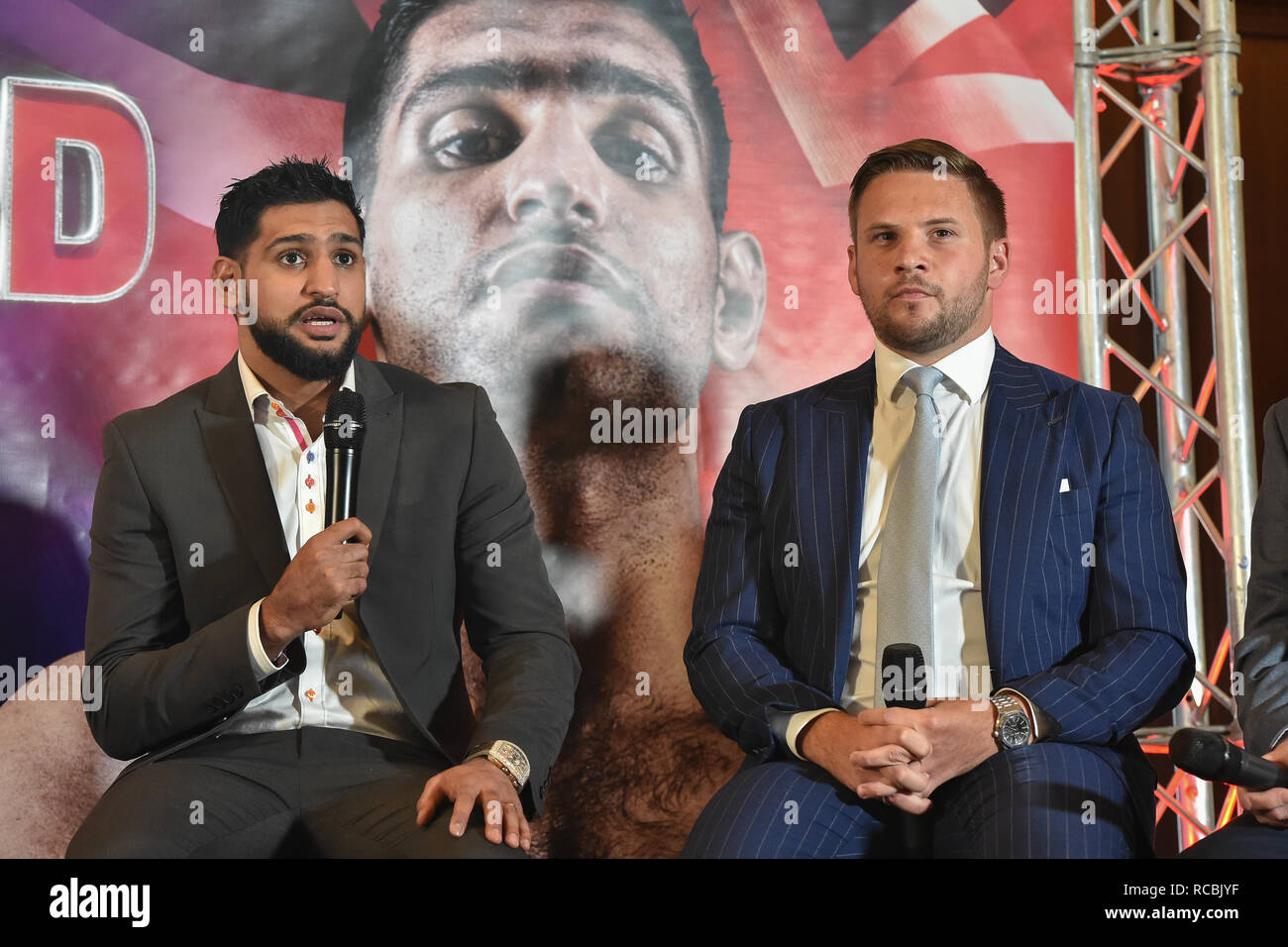 London, Großbritannien. 15. Januar, 2019. WBO Welterweight Champion Terence "Bud" Crawford und Amir 'König' Khan eine lang erwartete Ankündigung während Crawford-Khan Pressekonferenz machen im Landmark Hotel in London am Dienstag, den 15. Januar 2019. LONDON, ENGLAND. (Nur redaktionelle Nutzung, eine Lizenz für die gewerbliche Nutzung erforderlich. Keine Verwendung in Wetten, Spiele oder einer einzelnen Verein/Liga/player Publikationen.) Credit: Taka G Wu/Alamy leben Nachrichten Stockfoto