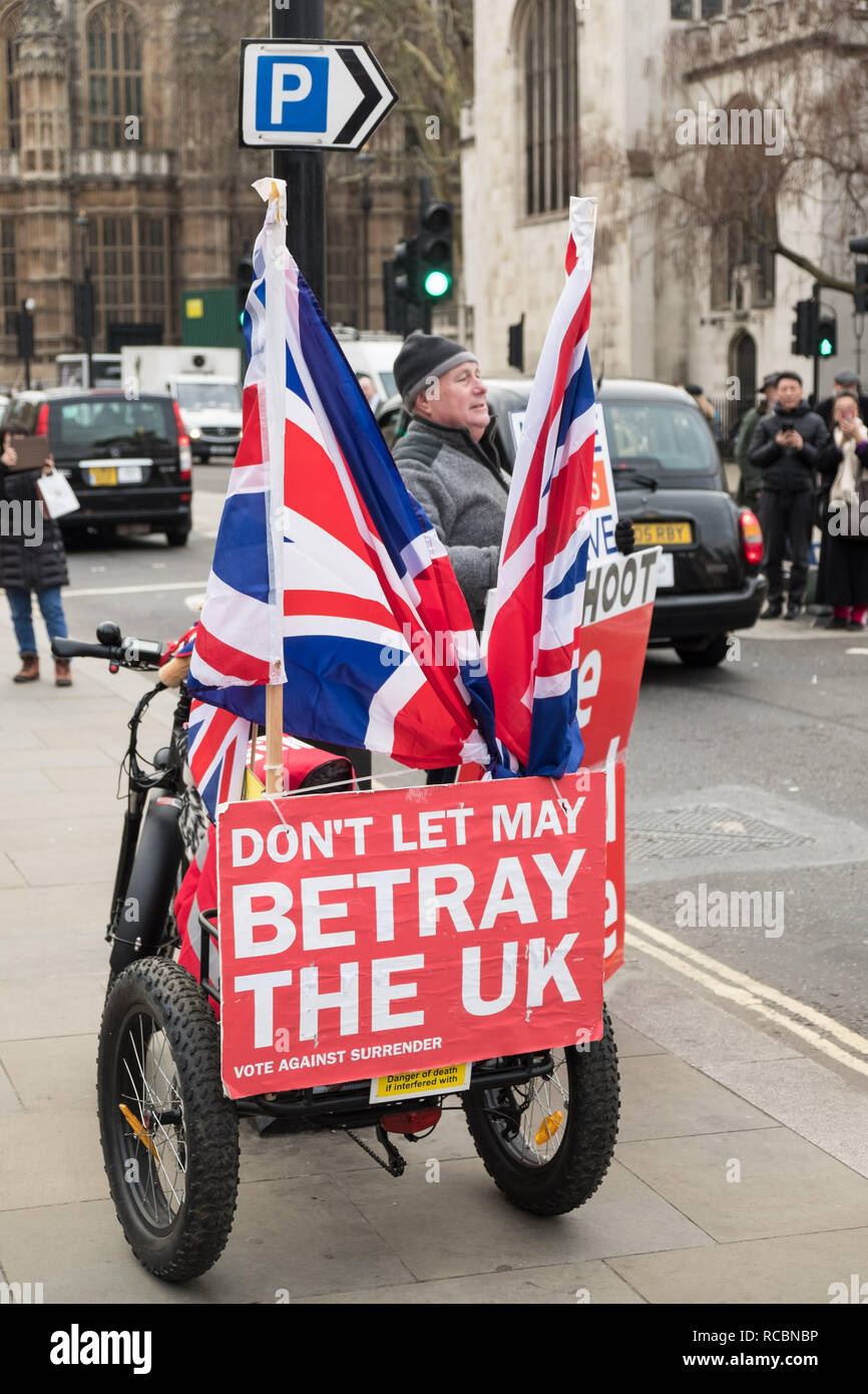 London, Großbritannien. 15. Januar 2019. Brexit Proteste außerhalb des Parlaments in London, UK. Credit: Jason Holz/Alamy Leben Nachrichten. Stockfoto