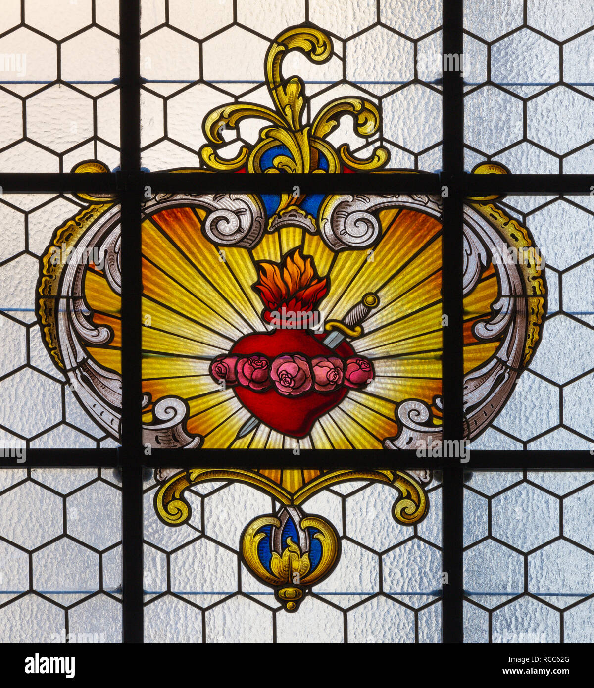 Prag, tschechische Republik - 16. Oktober 2018: Im barocken Herzen der Jungfrau Maria in der Glasfenster in der Kirche Kostel Svatého Havla Stockfoto