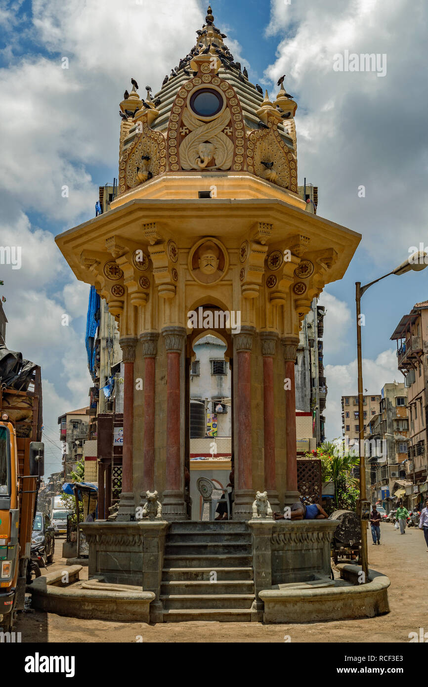24-Apr-2015 - 1876 AD Clock Tower Brunnen bei Keshavji Keshavji Nayak Road von Sheth Nayak - Bhat sinken Masjid bundar Mumbai Maharashtra Indien Asien Stockfoto