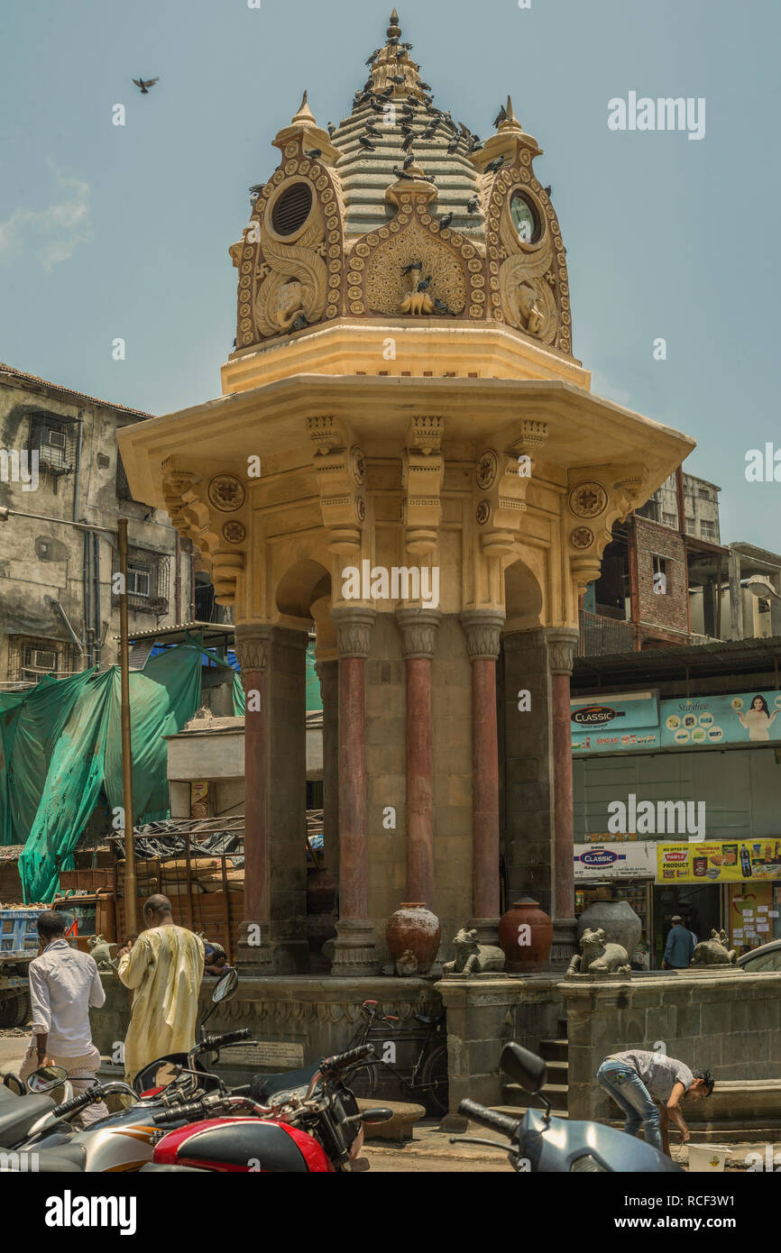 24-Apr-2015 - 1876 AD Clock Tower Brunnen bei Keshavji Keshavji Nayak Road von Sheth Nayak - Bhat sinken Masjid bundar Mumbai Maharashtra Indien Asien Stockfoto