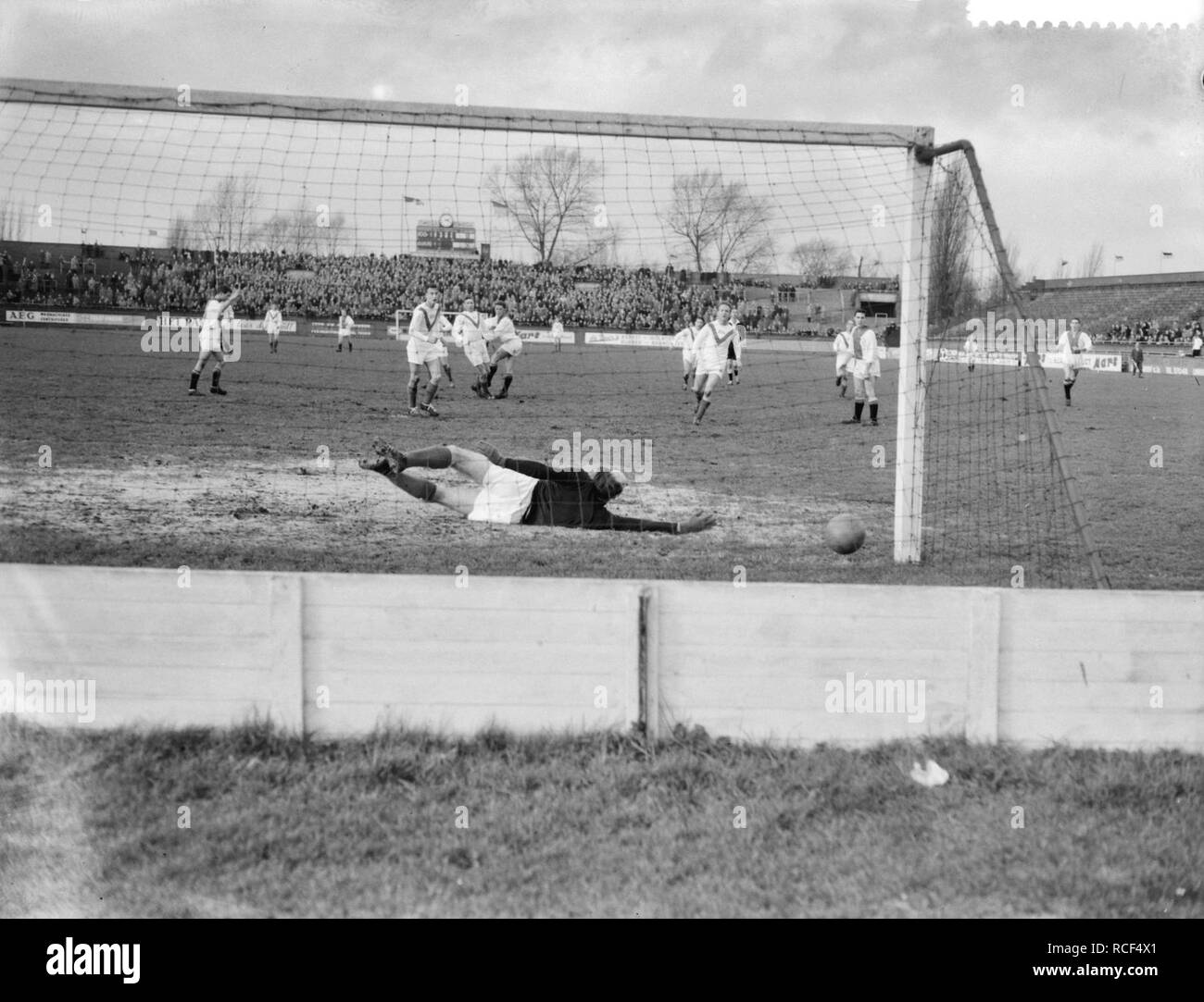 Ajax tegen JOS om de KNVB Beker, Bestanddeelnr 910-0699. Stockfoto